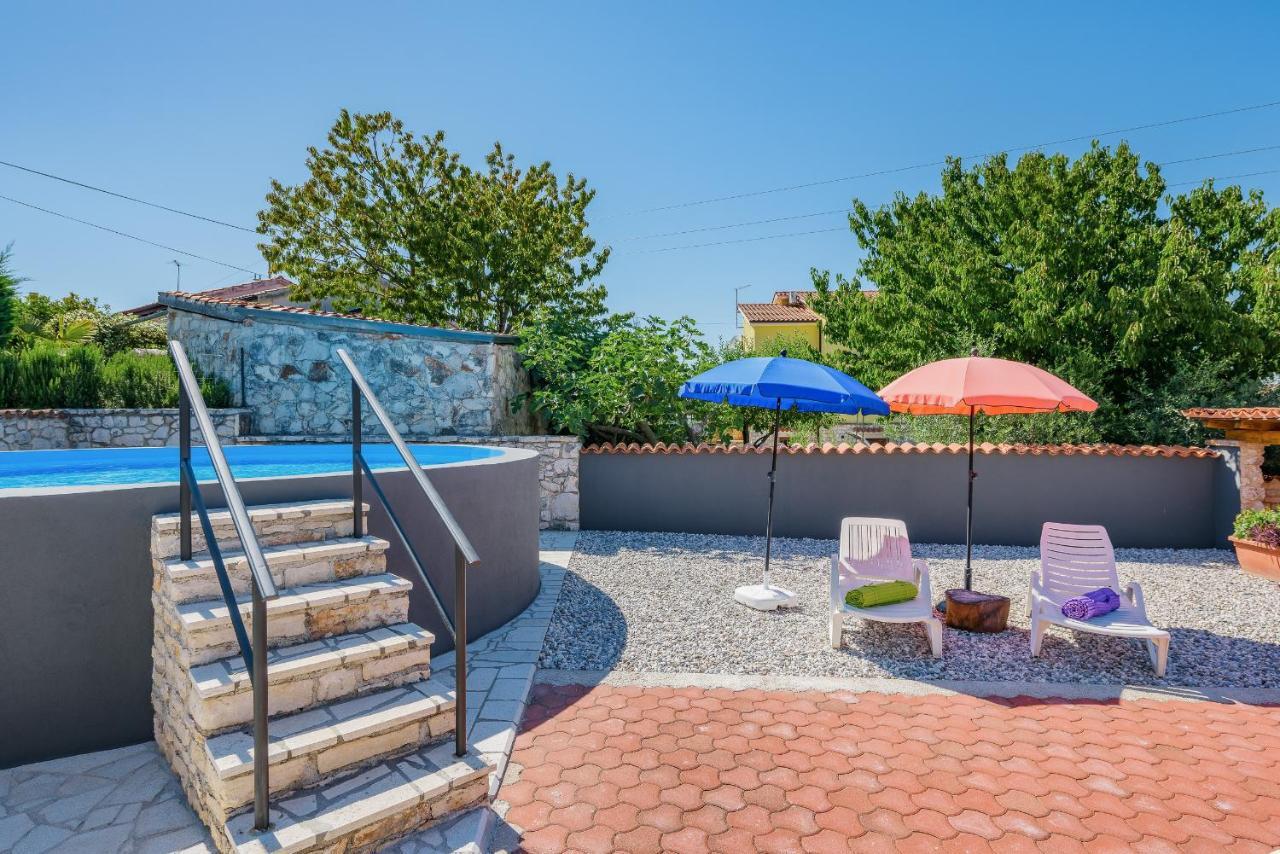 Apartment With Pool Visnjan Višnjan Exterior foto